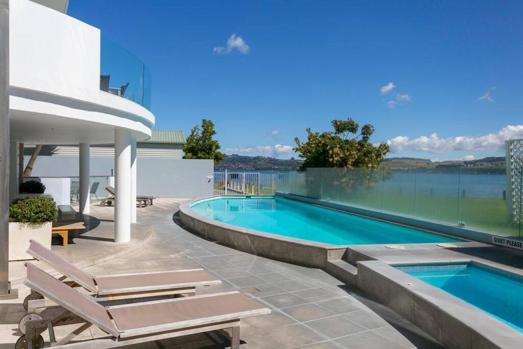Waimahana - Luxury By The Lake Lago Lago Taupo Esterno foto